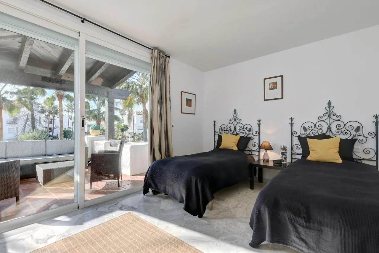 度假居 Frontline Paradise Townhouse 埃斯特波纳 西班牙